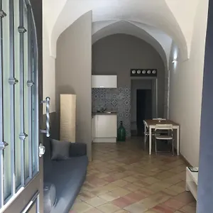 Evviva La Sicilia , Aeroporto di Catania Fontana Rossa Italia